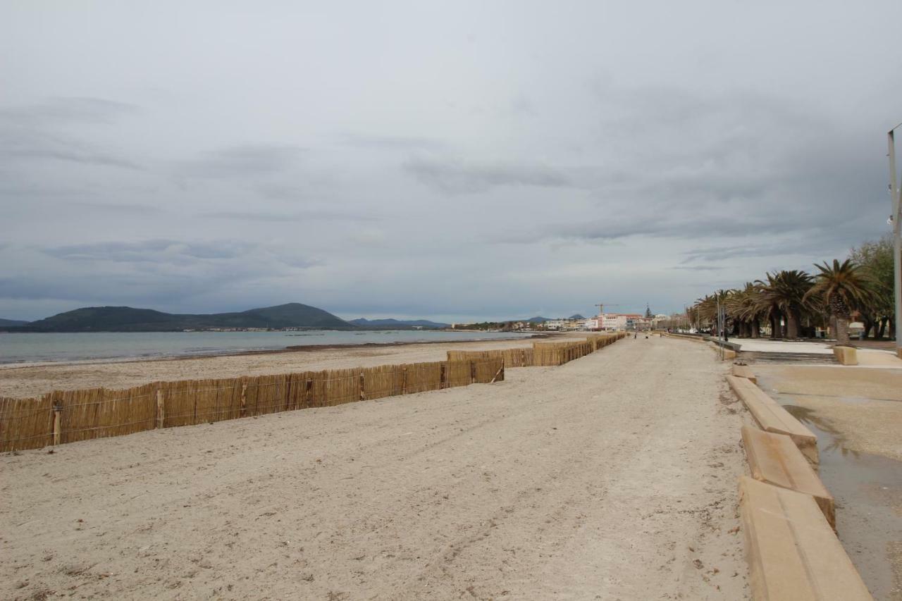 Family Apartment On The Beach Alghero Esterno foto